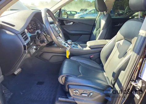 2017 Audi Q7 Prestige z USA, uszkodzony, nr VIN WA1VAAF70HD048450